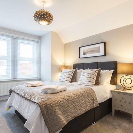 Apartmán Stylish Town Centre House - 300Mbps, Parking & Sunny Decking Bournemouth Exteriér fotografie