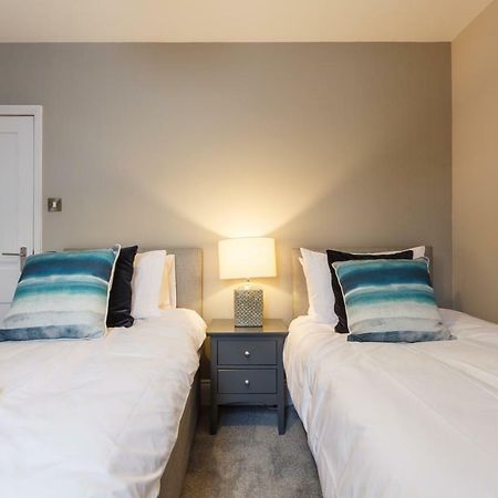 Apartmán Stylish Town Centre House - 300Mbps, Parking & Sunny Decking Bournemouth Exteriér fotografie
