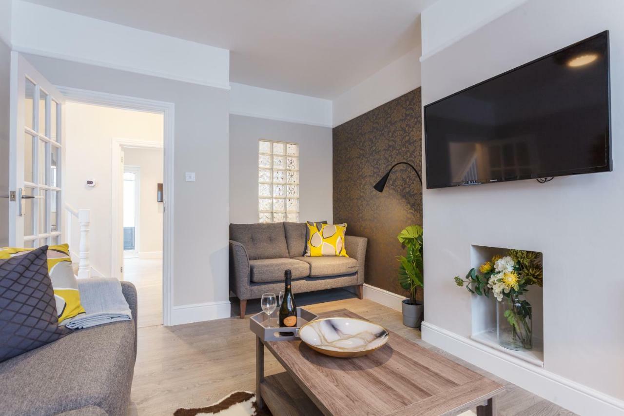 Apartmán Stylish Town Centre House - 300Mbps, Parking & Sunny Decking Bournemouth Exteriér fotografie