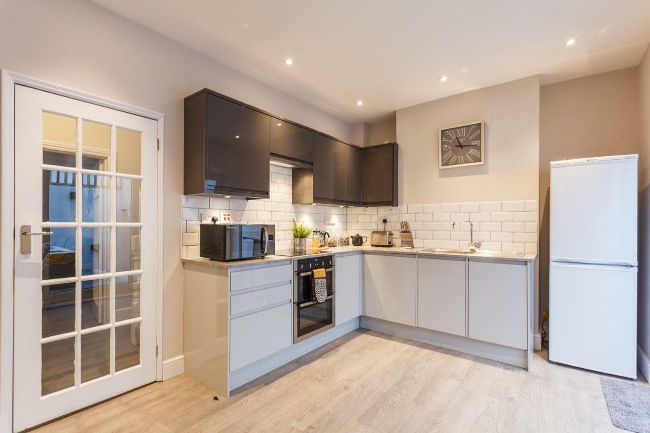 Apartmán Stylish Town Centre House - 300Mbps, Parking & Sunny Decking Bournemouth Exteriér fotografie