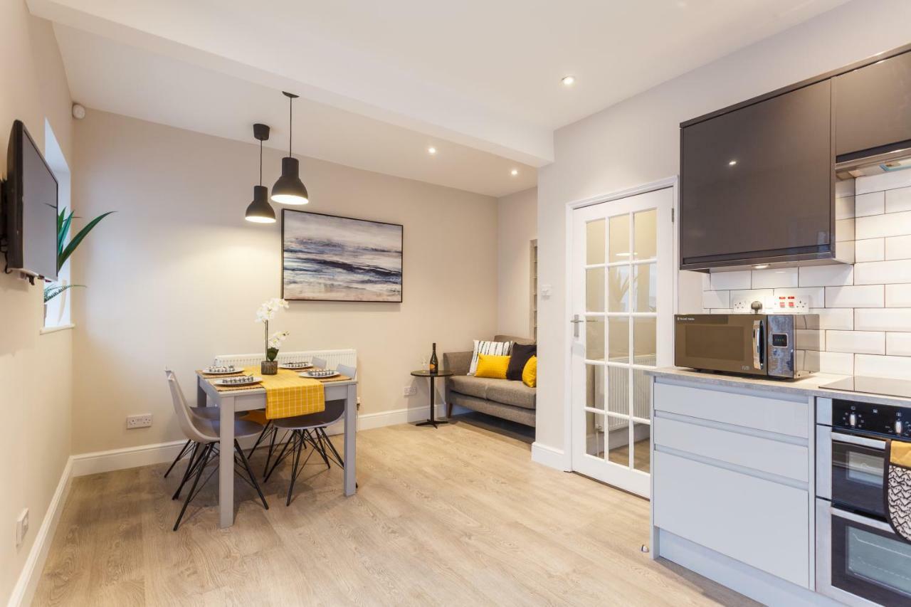 Apartmán Stylish Town Centre House - 300Mbps, Parking & Sunny Decking Bournemouth Exteriér fotografie
