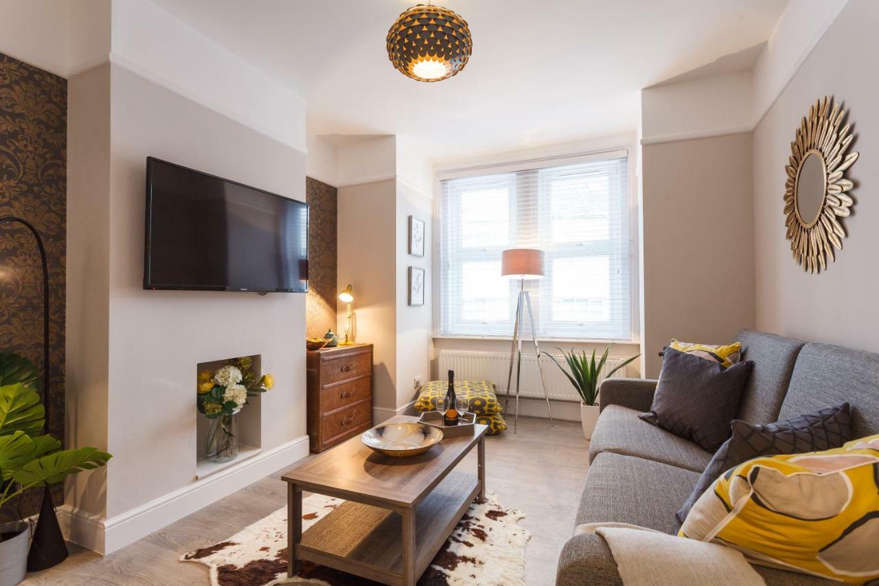Apartmán Stylish Town Centre House - 300Mbps, Parking & Sunny Decking Bournemouth Exteriér fotografie